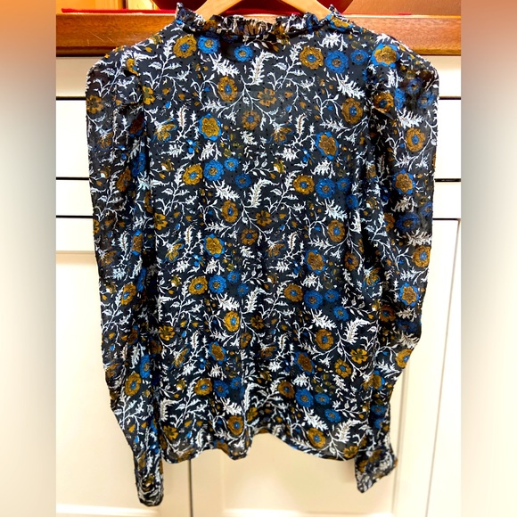 Gorgeous Joie black background floral blouse size XS Excellent Condition! - Picture 2 of 7
